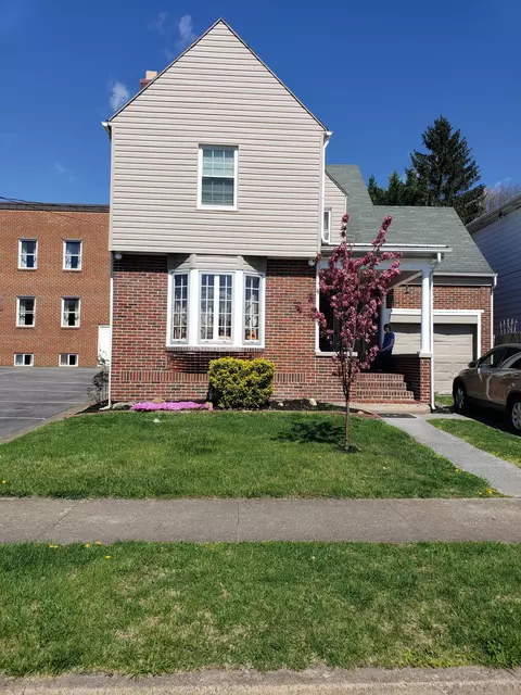 107 N Wills Ave, Covington, VA 24426