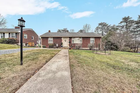 3238 Brandywine Ave, Roanoke, VA 24018