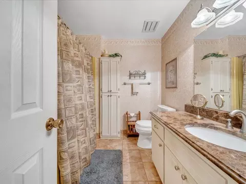 Bath - 138 Carriage Ct, Ridgeway, VA 24148 photo 2 of 4