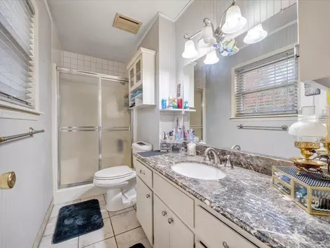 Bath - 138 Carriage Ct, Ridgeway, VA 24148 photo 3 of 4