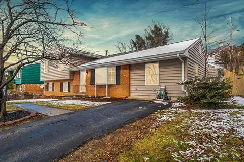 646 E Augusta Ave, Vinton, VA 24179 photo 2