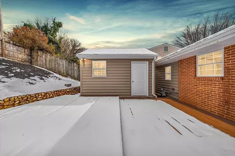 646 E Augusta Ave, Vinton, VA 24179 photo 5