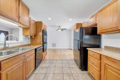 646 E Augusta Ave, Vinton, VA 24179 photo 23