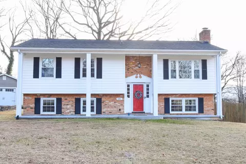 28 Spruce Cir, Blue Ridge, VA 24064