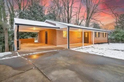 115 Lakemont Ct, Martinsville, VA 24112