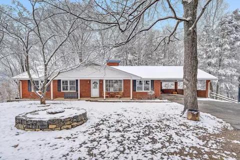 5633 Ferguson Dr SE, Roanoke, VA 24014