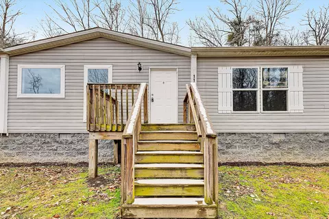 110 Holly Dr, Covington, VA 24426 photo 2