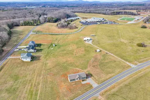 2227 Hendricks Store Rd, Moneta, VA 24121 photo 8
