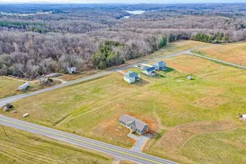 2227 Hendricks Store Rd, Moneta, VA 24121 photo 7