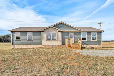 2227 Hendricks Store Rd, Moneta, VA 24121
