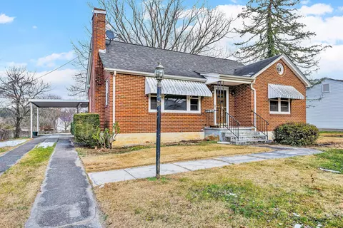 79 Holcombe Ave, New Castle, VA 24127