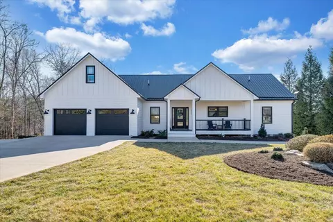 162 Lake Pointe Trl, Glade Hill, VA 24092