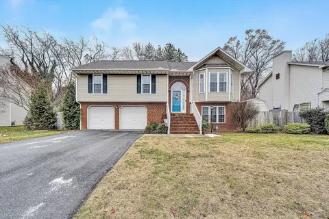 1711 Bush Farm Dr, Vinton, VA 24179