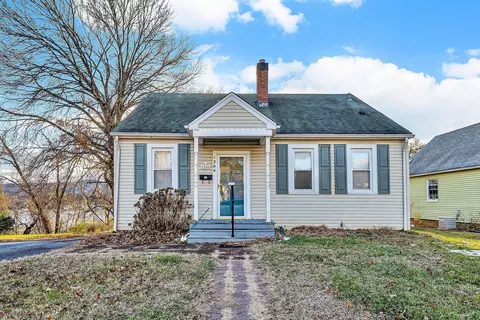 1204 Carolina Ave, Salem, VA 24153