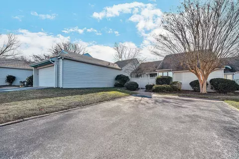 2537 S Clearing Rd, Salem, VA 24153
