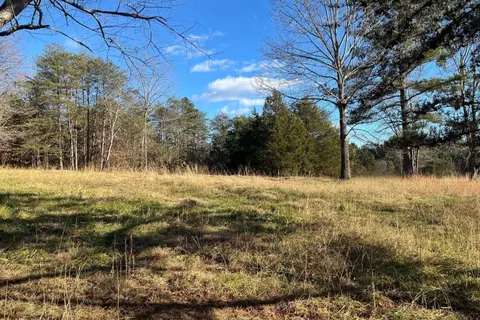 235 Tweedy Ln, Appomattox, VA 24522