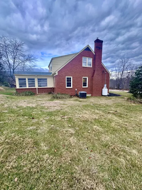 2714 Jackson River Rd, Covington, VA 24426 photo 4