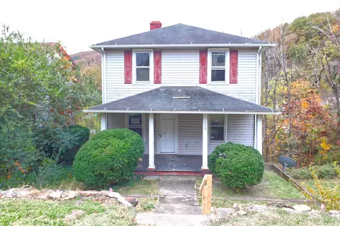 113 W Pine St, Clifton Forge, VA 24422