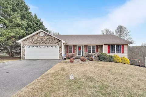 1180 Bonbrook Mill Rd, Rocky Mount, VA 24151