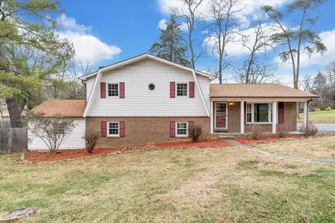 2546 Willowlawn St, Roanoke, VA 24018