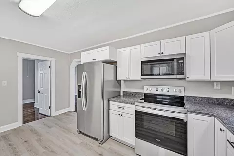 Kitchen - 809 Ward St, Roanoke, VA 24017 photo 2 of 3