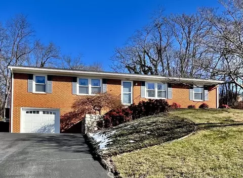 7043 Northway Dr, Roanoke, VA 24019