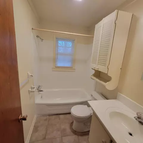 Bath - 655 Timberidge Rd, Vinton, VA 24179 photo 1 of 1