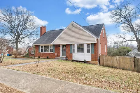 2415 Oakland Blvd NW, Roanoke, VA 24012