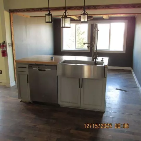 Kitchen - 465 Mcmoon Ln, Stuart, VA 24171 photo 3 of 4