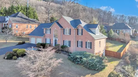 232 Post Oak Dr, Roanoke, VA 24019