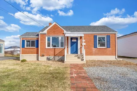 4713 Delray St NW, Roanoke, VA 24012