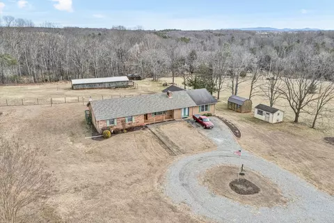 955 Kingston Rd, Wirtz, VA 24184
