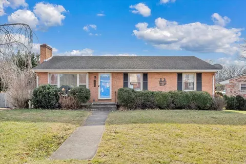 4336 Fontaine Dr, Roanoke, VA 24018