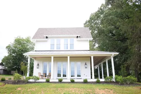 Exterior - 3741 Lowry Rd, Goode, VA 24556 photo 4 of 8