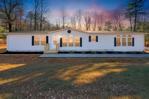 120 Dalewood Ln, Rocky Mount, VA 24151