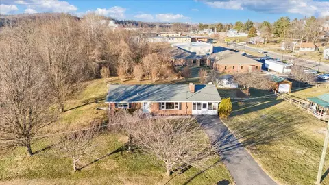 89 Lee St, Radford, VA 24141