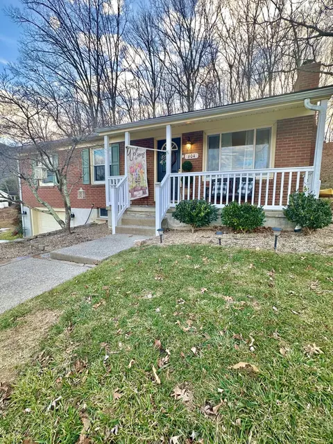 604 Heatherton Dr, Covington, VA 24426