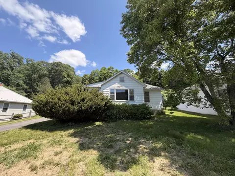 25 Doe Valley Trl, Hot Springs, VA 24445