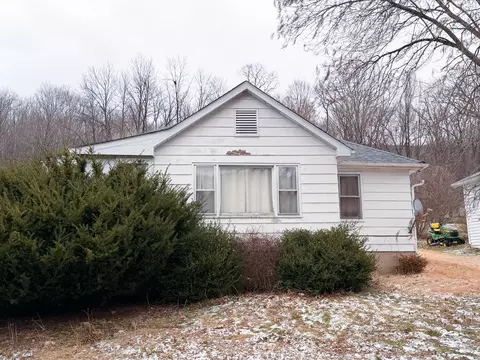 25 Doe Valley Trl, Hot Springs, VA 24445