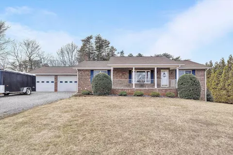 460 Stonybrook Rd, Wirtz, VA 24184