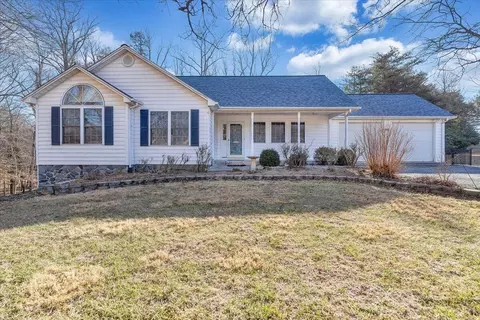 111 Donegal Ln, Bedford, VA 24523