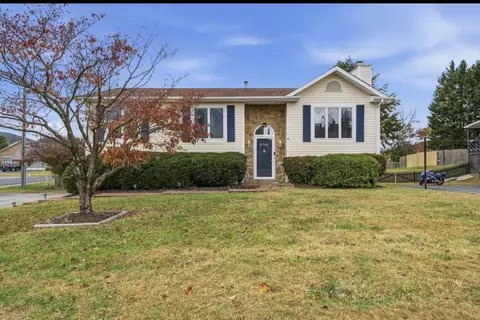 3702 Glade Hill Cir NE, Roanoke, VA 24012