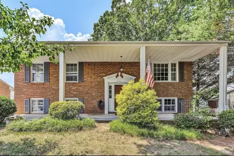 5428 5428 Sweetfern Dr, Roanoke, VA 24019