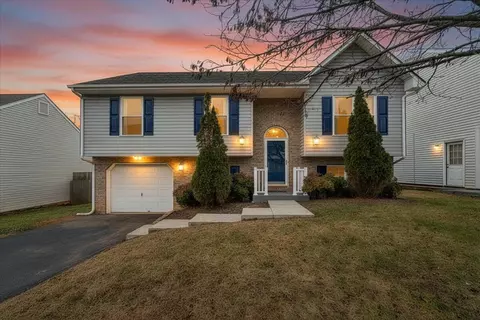 4755 Westvale Rd NE, Roanoke, VA 24019