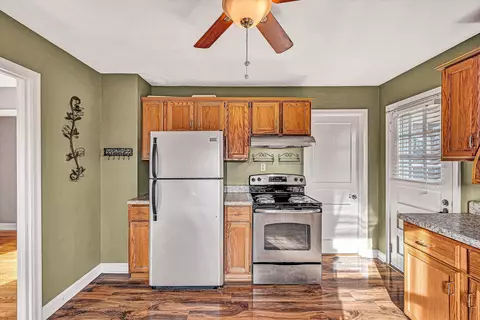 Kitchen - 729 Windsor Ave SW, Roanoke, VA 24015 photo 2 of 2