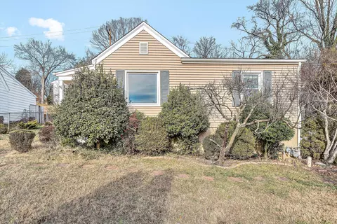 Exterior - 729 Windsor Ave SW, Roanoke, VA 24015 photo 6 of 7