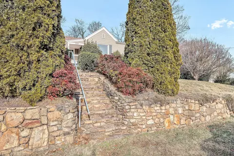 Exterior - 729 Windsor Ave SW, Roanoke, VA 24015 photo 7 of 7