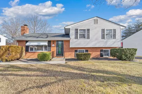 2739 Diplomat Dr, Roanoke, VA 24019