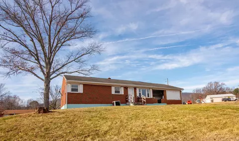 1065 Mountain Valley Rd, Vinton, VA 24179