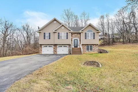 3771 Read Mountain Rd, Cloverdale, VA 24077